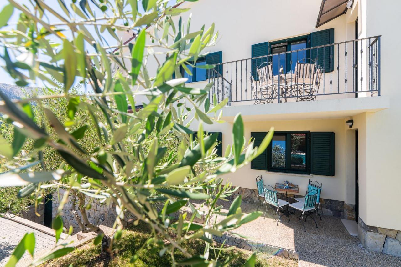 Apartments Garden บัชกา ภายนอก รูปภาพ